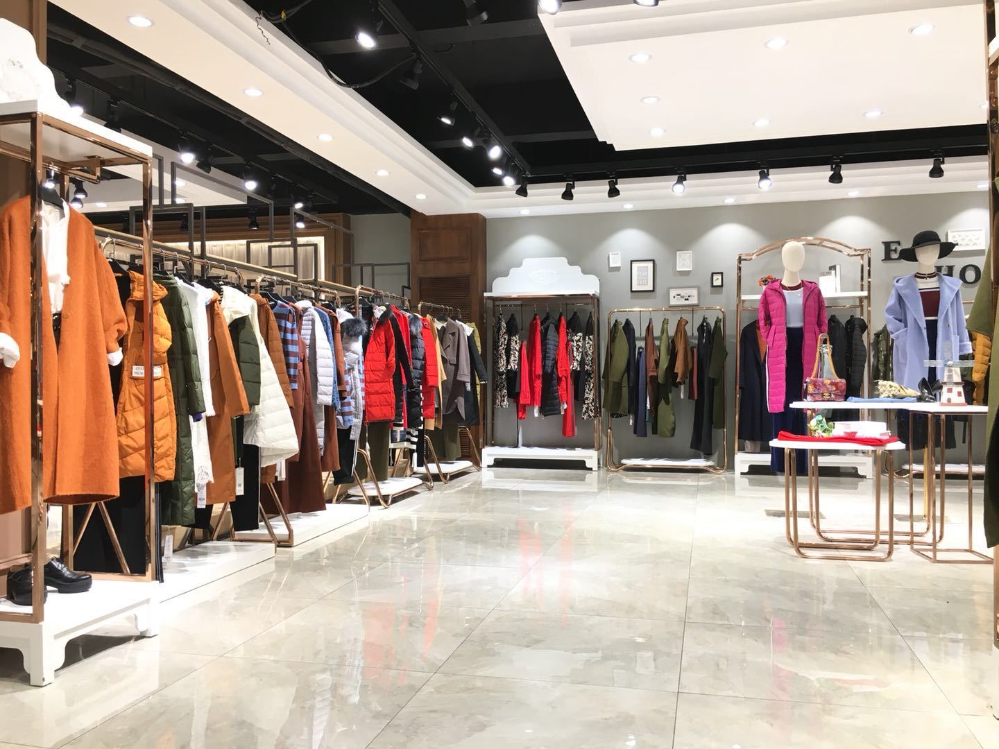 品牌折扣女裝擴(kuò)張陷阱 為何多開(kāi)一家店，業(yè)績(jī)反降？